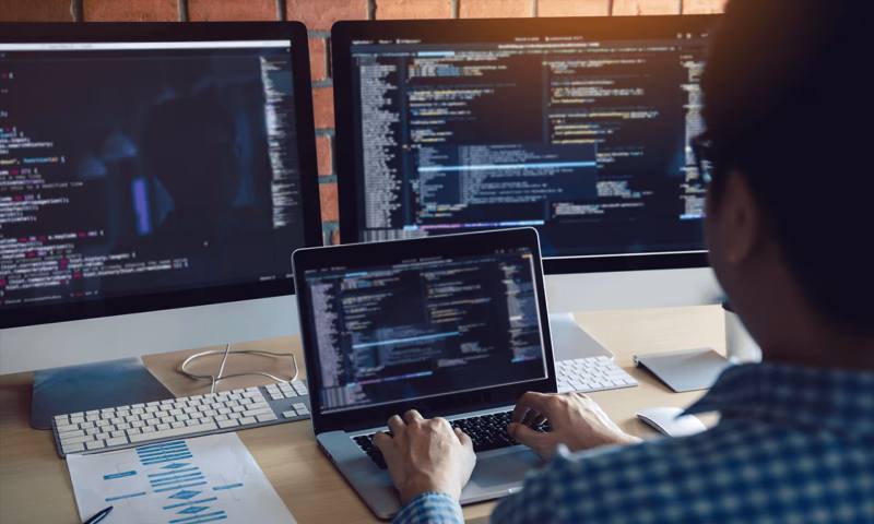 数据科学选型:R与Python如何赋能南岗区网站建设?